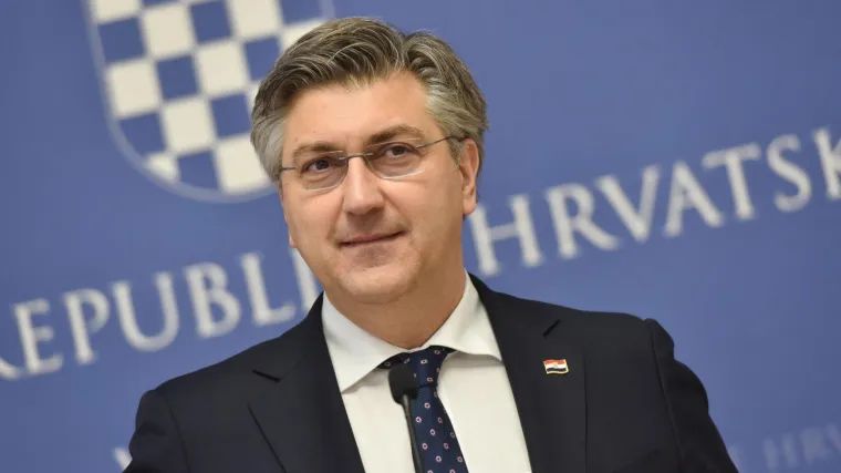Plenković o ukidanju mjera: 'Razumijem nestrpljivost i da je te&scaron;ko, no ne možemo reći da epidemiju držimo za rogove'