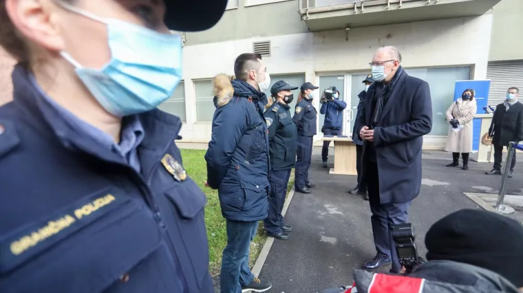 U Zagrebu postoji Dom zdravlja MUP-a. No, policajci na sistematske idu privatniku, a država to plaća vi&scaron;e od 6 milijuna kn