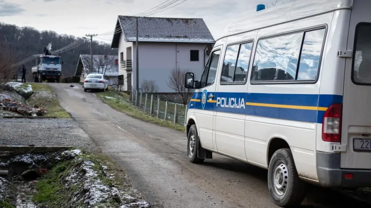 Mu&scaron;karac bacio bombu na dvojicu djelatnika HEP-a. Do&scaron;li su mu isključiti struju, sada se liječnici bore za njihove živote