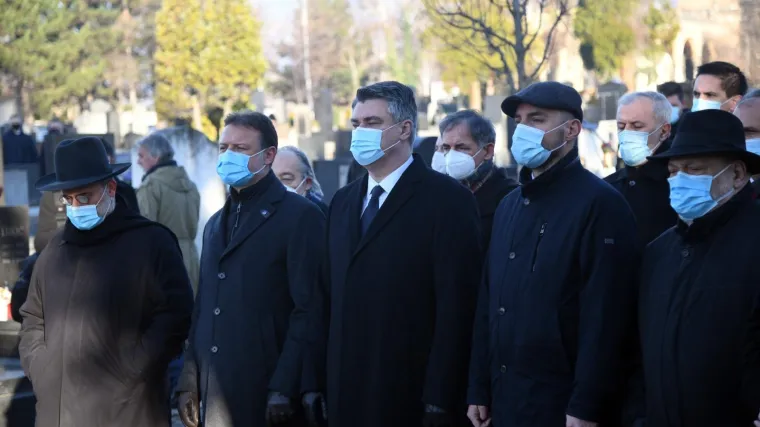 Milanović uputio molbu HOS-ovcima: 'Ne radite to vi&scaron;e, to je nacistički pozdrav'; Komentirao i Tu&scaron;eka