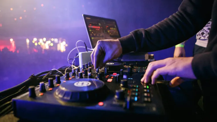 Barovi i klubovi ponovno rade do 6 ujutro: 'Pandemija jenjava, najiskrenije čestitke!'