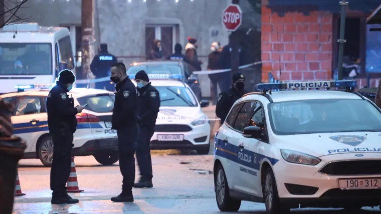 Jedna osoba smrtno je stradala, a promet je obustavljen