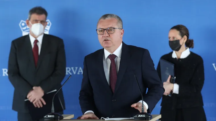 Ministar Horvat o dodjeli sredstava za obnovu: 'Unutar 6 mjeseci smo ustrojili sustav, radili smo dobro'