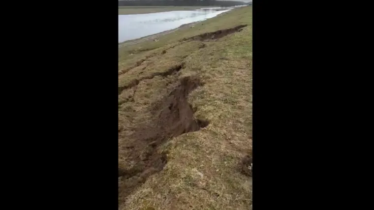 VIDEO Posljedice razornih potresa: Napuknuo jo&scaron; jedan nasip pored sela Mahovo!
