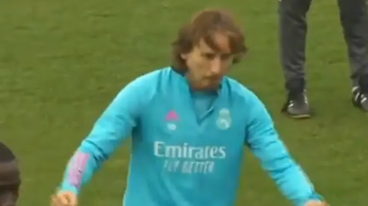 Možete li odgonetnuti &scaron;to kapetan Vatrenih radi na ovoj snimci. Nije ba&scaron; tako jednostavno