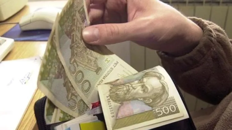 Šivači slabije plaćeni od čistača, a neki radnici imaju plaće veće i od direktora