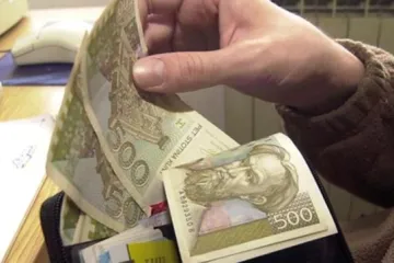 Šivači slabije plaćeni od čistača, a neki radnici imaju plaće veće i od direktora