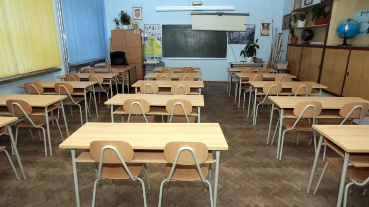 Od ponedjeljka u &scaron;koli niži i vi&scaron;i razredi osnovnih te zavr&scaron;ni razredi srednjih &scaron;kola