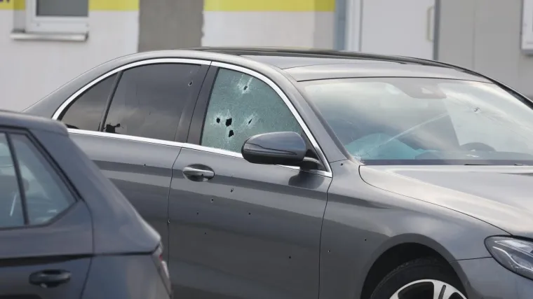 FOTO Ovo je izre&scaron;etani Mercedes u kojem je ubijen vlasnik trgovačkog lanca