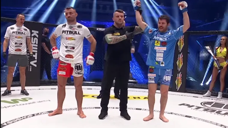 Slavio odlukom sudaca nakon dominacije u kavezu