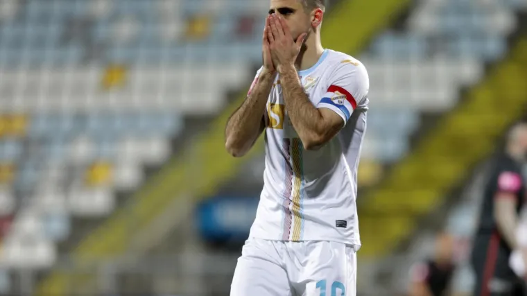 Utakmicu obilježila žestoka tučnjava, padali su udarci i crveni kartoni