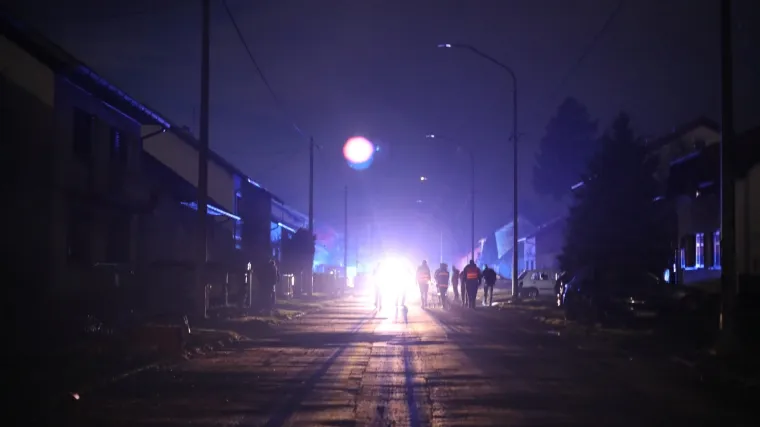 Zbog obilnog snijega na području Gline ostali bez struje, &scaron;to znači da nema ni grijanja u kontejnerima i mobilnim kućicama