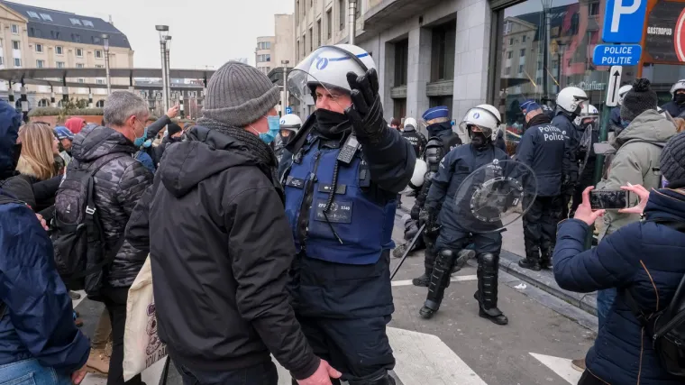 Htjeli su spriječiti zabranjene anti-covid prosvjede; 'Zasad smo priveli gotovo 200 ljudi'