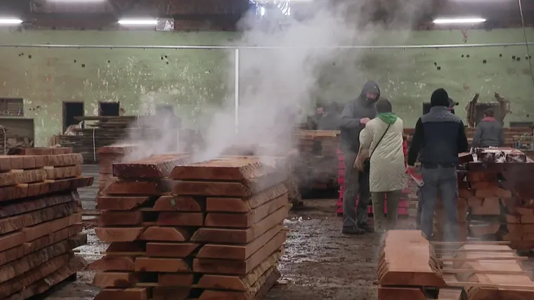 Drvna industrija svjetla je gospodarska točka Banovine: Unatoč pandemiji i potresu, posla ima, ali nedostaje - radnika