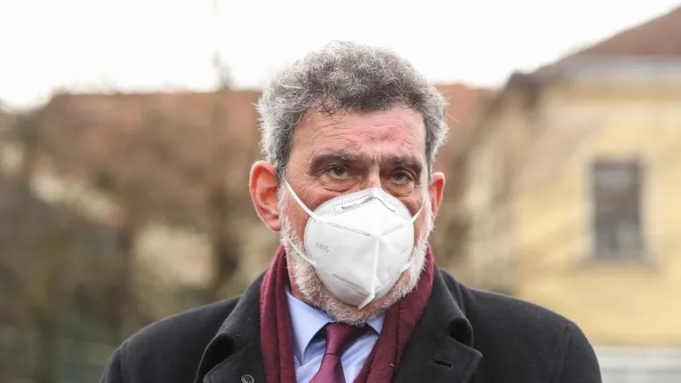 Ministar Fuchs otkrio kada bi se svi srednjo&scaron;kolci mogli vratiti u klupe