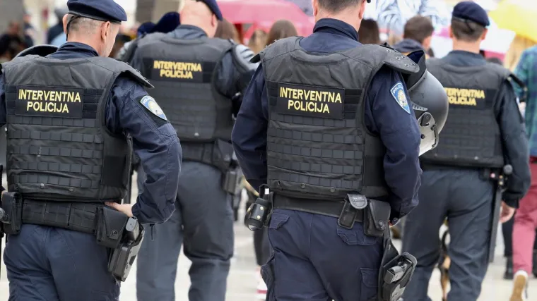 Sada je uzeo ženu i djecu te otišao Plenkoviću na razgovor