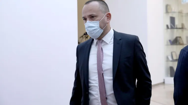 Suverenisti krenuli u borbu protiv pobačaja: Zekanović objavio anketu o abortusu, tvitera&scaron;i ga 'pokopali'