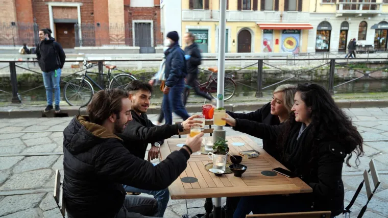 Talijani pohrlili na kavu nakon popu&scaron;tanja mjera: 'Divno je biti ovdje...'