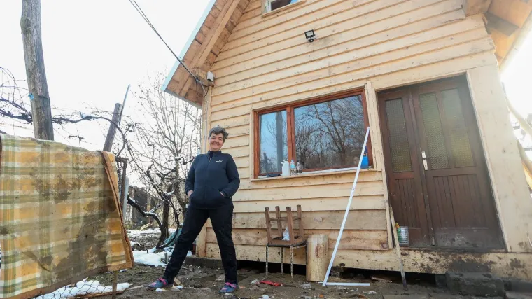 FOTO Obećano - ispunjeno: Stani Bjelanac Ogulinci i Vrgorčani sagradili privremenu kuću