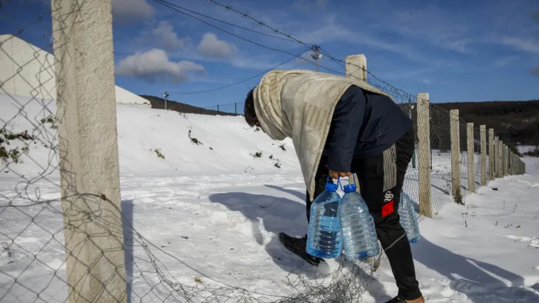 Talijanski europarlamentarac te&scaron;ko optužuje hrvatsku policiju: 'Sve nam ukradu, čak i cipele, istuku nas i izbace nazad'