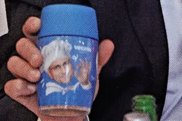 Nije šala: Andrej Plenković na ambalaži Vegete umjesto kuhara s brčićima!