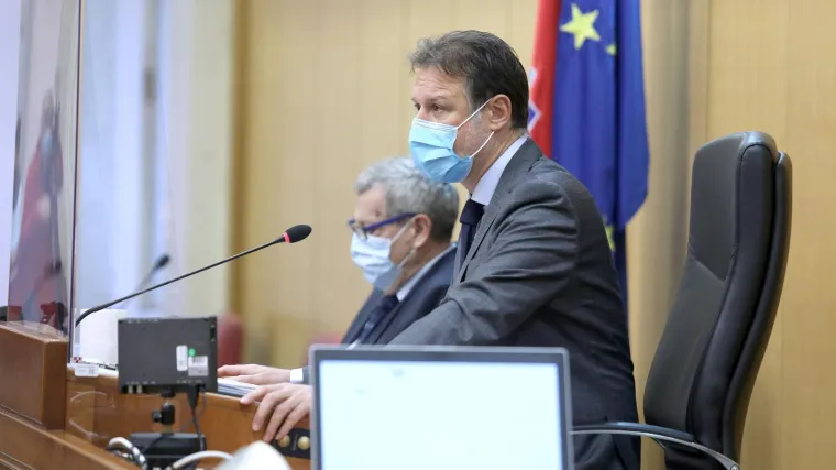 Oporba u Saboru kritizirala Vladin Zakon o istraživanju i eksploataciji ugljikovodika