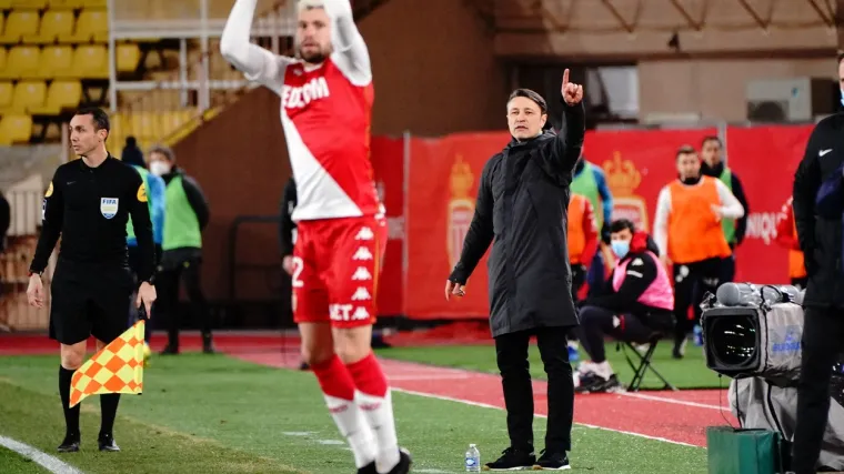 Niko nastavio nestvaran niz, sve je bliže samom vrhu