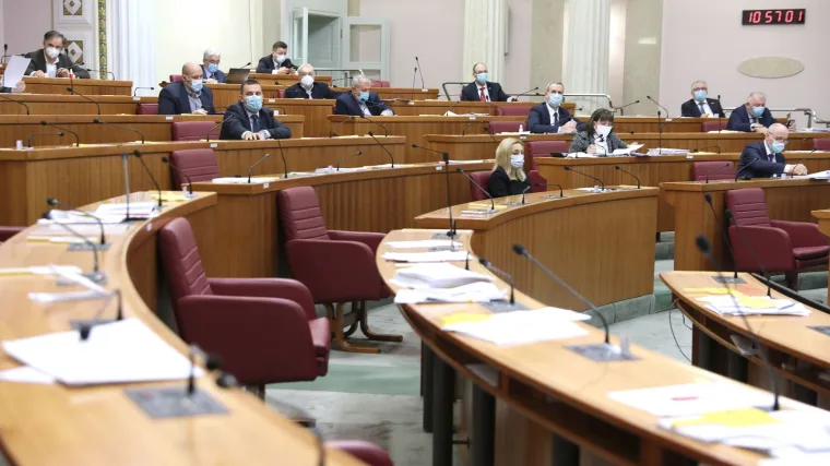 Sudjelujte u našoj ANKETI: Sabor sve bliže prihvaćanju kazni za komentare na portalima, što vi mislite o tome?