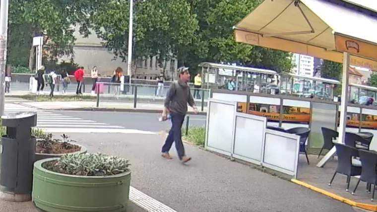 Policija traga za pljačka&scaron;em s Trnja: Prepoznajete li mu&scaron;karca s fotografija?