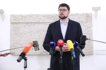 Peđa Grbin: 'Vlada je odbila pomoći hrvatskim gospodarstvenicima'