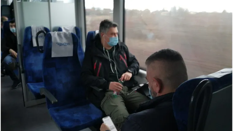 Samo bez naginjanja kroz prozor: Milanović vlakom putovao na Banovinu, a kondukter je provjerio ima li kartu