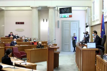 Vladajući srušili prijedlog oporbe, kolege napadaju Hrebaka da je bešćutan i licemjeran