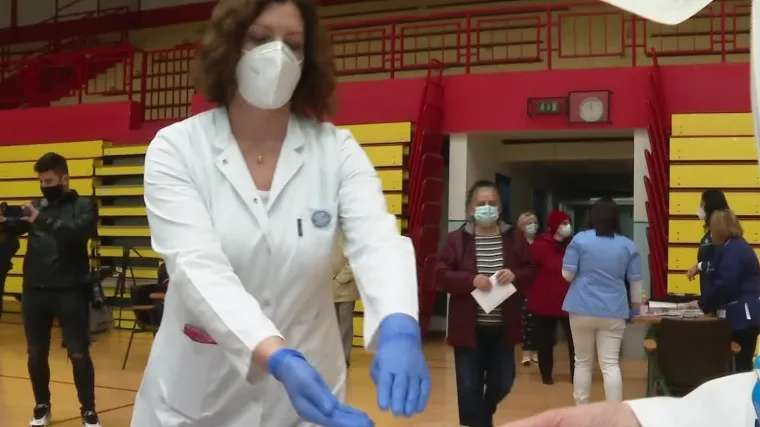 Konačno počelo cijepljenje i opće populacije: 'Imamo 800 ljudi u redu. Sada još nemamo dovoljno doza...'