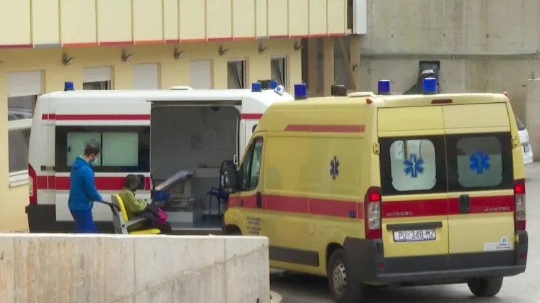 Nakon uhićenja kirurga, pro&scaron;irena istraga o prevari osiguravatelja: Građani Pule ogorčeni slučajem!