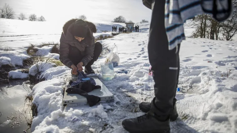 'IGRA' TISUĆE MIGRANATA: Građani BiH mole EU da otvori granice: 'Poku&scaron;avaju pretvoriti Bosnu u parkirali&scaron;te za migrante'