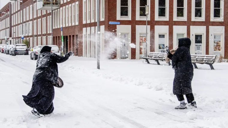 U Nizozemskoj i Njemačkoj paraliziran promet, najgore tek stiže