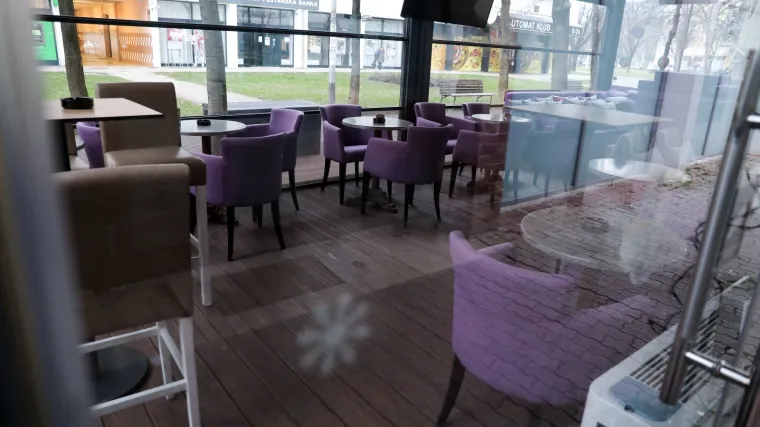 Pritvorena vlasnica kafića u Rudešu: U subotu osmero gostiju kod nje popilo piće!