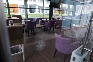 Pritvorena vlasnica kafića u Rudešu: U subotu osmero gostiju kod nje popilo piće!