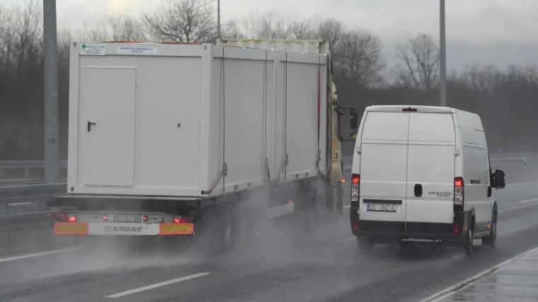 Političari se razbacuju: 'Svako selo na Baniji imat će vaj-faj i sve će biti haj. Ali mnogi su Baniji već rekli baj baj'