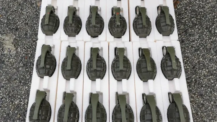 Kolekcionar iz Međimurja: Nazvao policiju i predao im 38 ručnih bombi. Neke su nepoznate marke