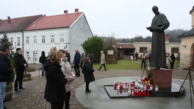 Hrvatska danas obilježava blagdan blaženog Alojzija Stepinca: 'U ovom zajedni&scaron;tvu ispred Stepinčeve katedrale snažno osjećamo njegovu utjehu'