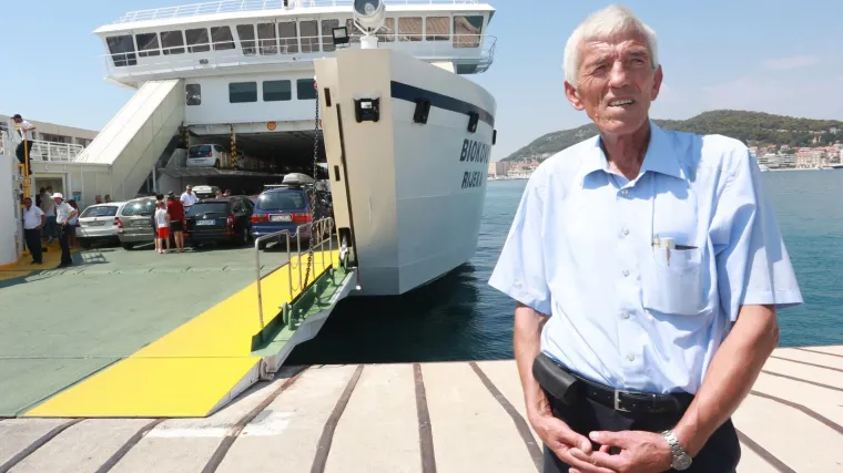 FOTO Posljednji pozdrav dobrom duhu splitske luke: Brodskim sirenama oprostili se od Ante Mrvice