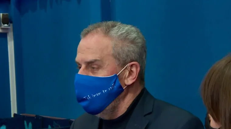 Pogledajte kako Bandić priča francuski kako bi izbjegao novinarska pitanja