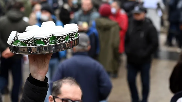 Neslužbeno: Od ponedjeljka ćete moći u teretanu i uzeti kavu za van u kafiću, osim ako...