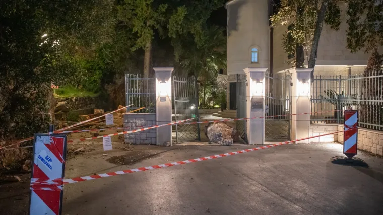 Na popularnoj &scaron;etnici u Dubrovniku odronila se stijena: 'Mogao je netko poginuti. Prolaze i mala djeca tu'