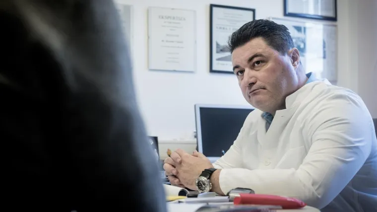 Psihijatar Vuku&scaron;ić o&scaron;tro o cijepljenju preko reda: 'Od njihovih postupaka ljigavija su samo njihova obja&scaron;njenja'