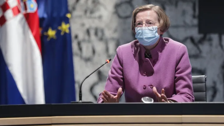 Markotić: 'Nisam bila na čelu skupa, to je bila misa - a ja ne mogu biti svećenik. Nisam držala govor, čitala sam molitvu'