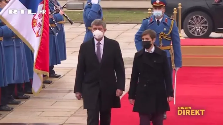 Kako je Srbija pobijedila u ratu za cjepivo?Srbija pobjedila u ratu za cjepivo. Isplati se sjediti na dvije stolice. 'Njihova neutralnost nije stvarna'