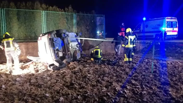 Vozač sletio s ceste i pao u nesvijest: Kad ga je prona&scaron;la ralica, auto već bio prekriven ledom...