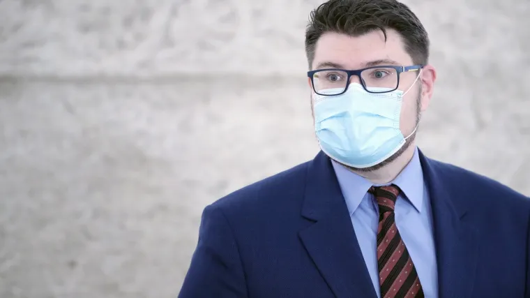 'Zbog čega se otvaraju kockarnice, a ne mogu se otvoriti restorani'